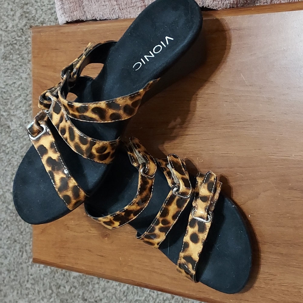 Vionic Shoes Size 8